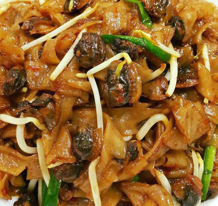 Fried Kue Teow (Char Kue Teow Goreng)