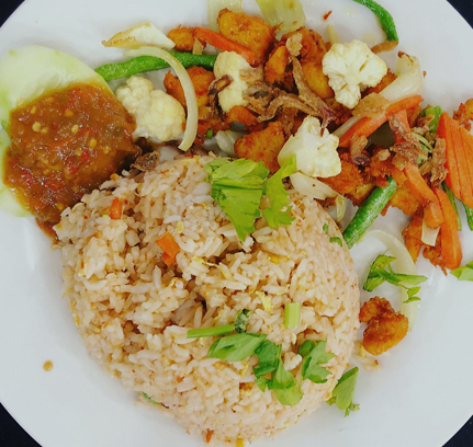 Chicken Turmeric F/rice (N/goreng ayam
Kunyit)