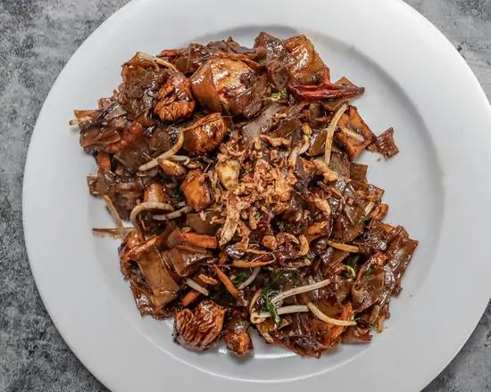 Fried Kue Teow (Char Kue Teow Goreng)